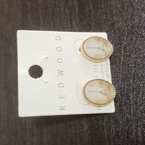 Elegant Gold Earrings (Paris)